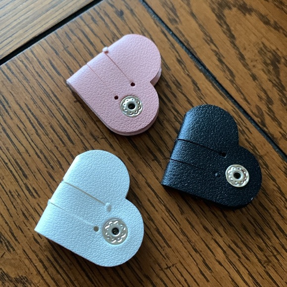 3 Pack Heart-Shaped Leather Cable Organizers pink black & white - Picture 2 of 4